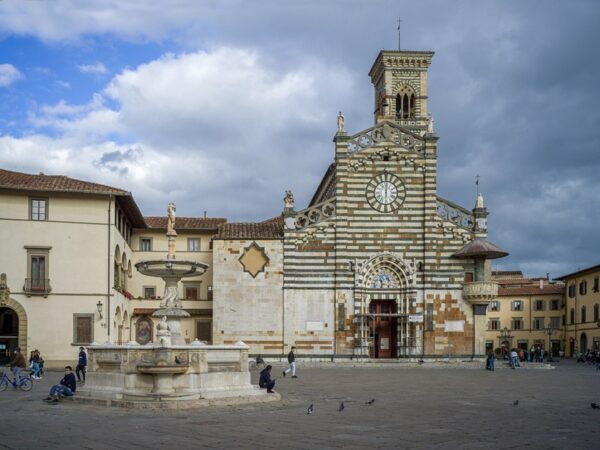 Piazza Anfiteatro a Lucca: come nasce una delle piazze più belle della  Toscana